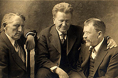 With the help of progressive U.S. Sen. Robert LaFollette (center) and famed investigative journalist Lincoln Steffens, Furuseth (left) won passage of the Seamen’s Act of 1915.