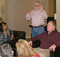 APWU President Cliff Guffey briefs the union's Rank and File Bargaining Advisory Committee on Thusday. 