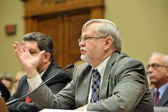 President Cliff Guffey testifies for APWU.